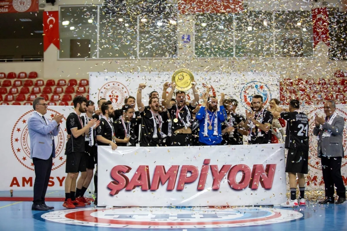 Hentbol Erkekler 2. Ligi\'n şampiyonu Yozgat Belediyesi Bozok Hentbol Spor oldu
