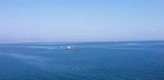 İzmir Büyükşehirli Tuna, Sakız Adası'ndan Çeşme'ye Yüzerek Geçen İlk Otizmli Sporcu Oldu