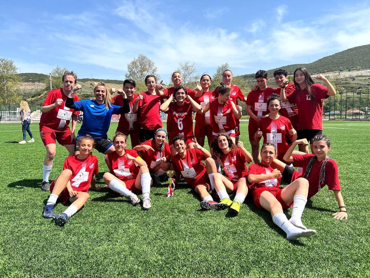Kadınlar 3. Ligi\'nde mücadelece eden Bilecikspor şampiyonluğunu ilan etti