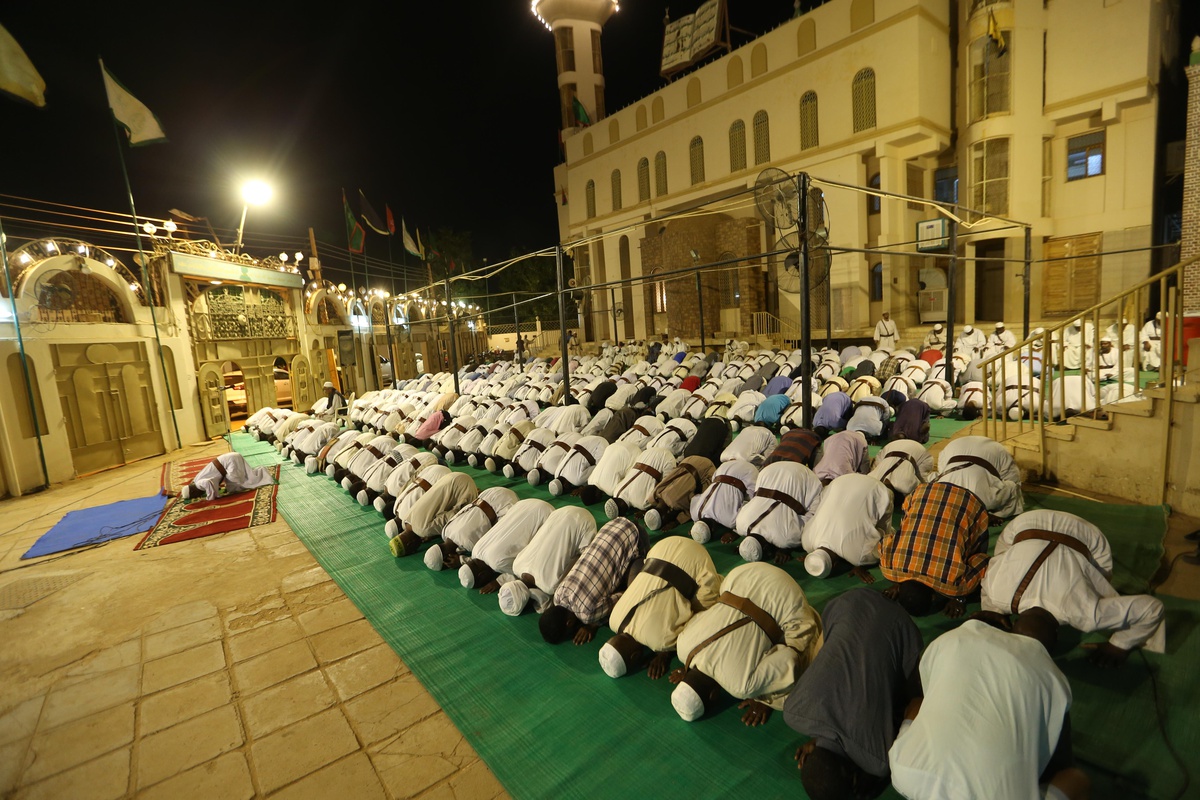 Sudan\'da Kadir Gecesi dua ve namazlarla idrak edildi