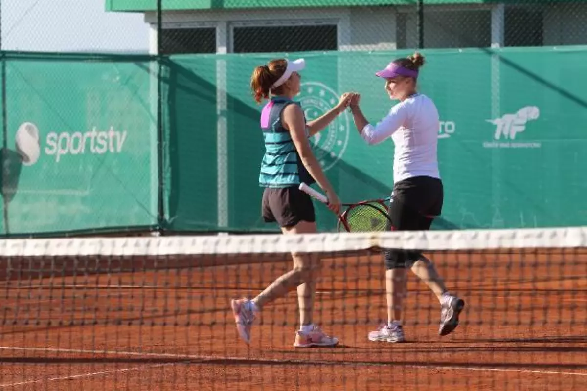 W60 Edge Istanbul\'da Berfu Cengiz - Anastasia Tikhonova yarı finalde