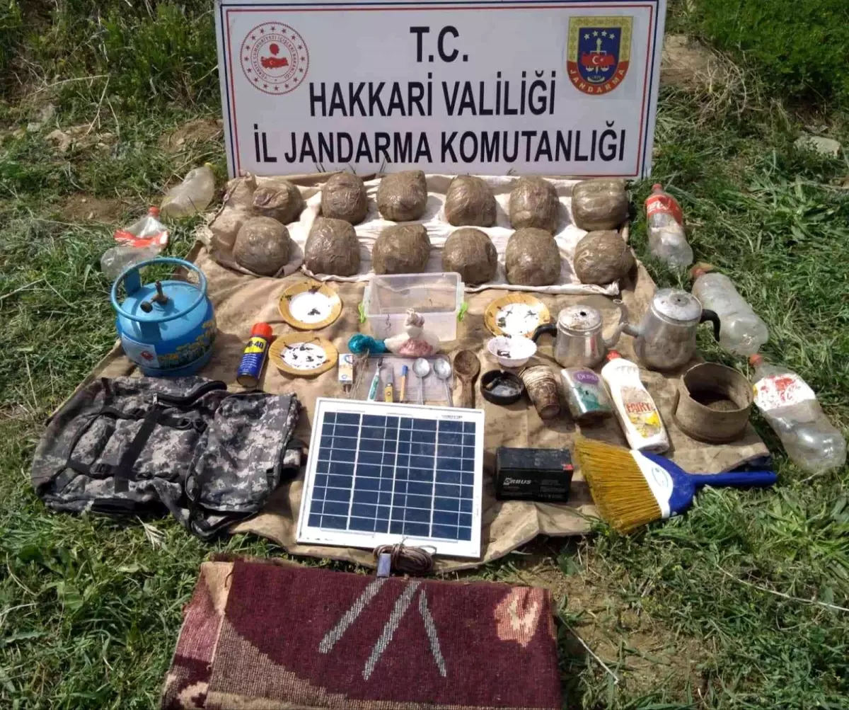 Yüksekova kırsalında uyuşturucu ve yaşam malzemesi ele geçirildi