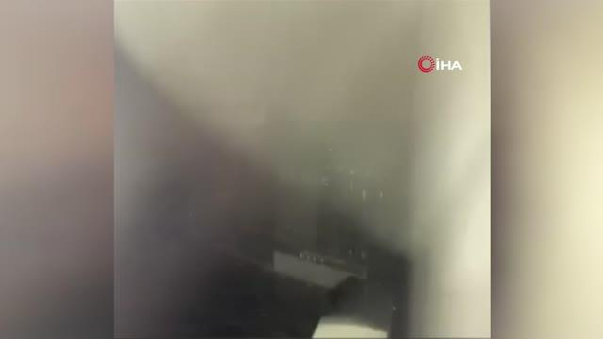 150 bin liralık takı çalıp, güvenlik kameralarını kırmaya çalıştılar