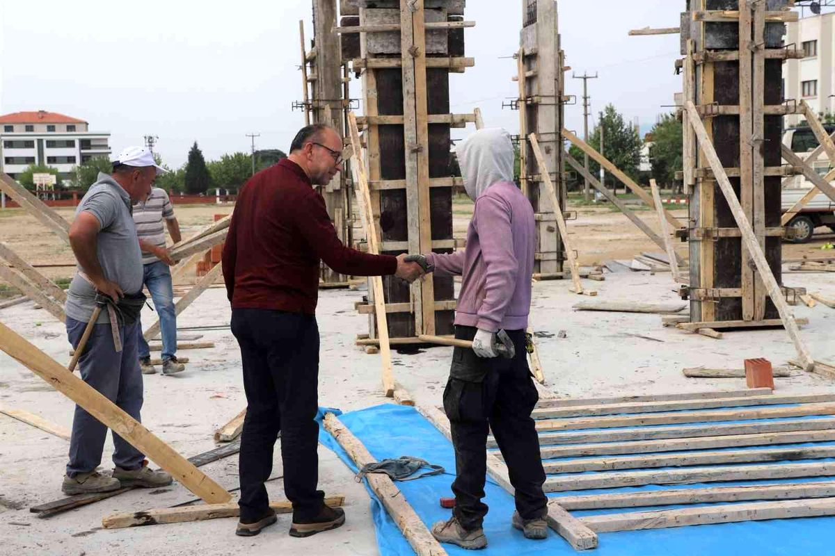 Başkan Akın bayram öncesi çalışmaların son durumunu inceledi