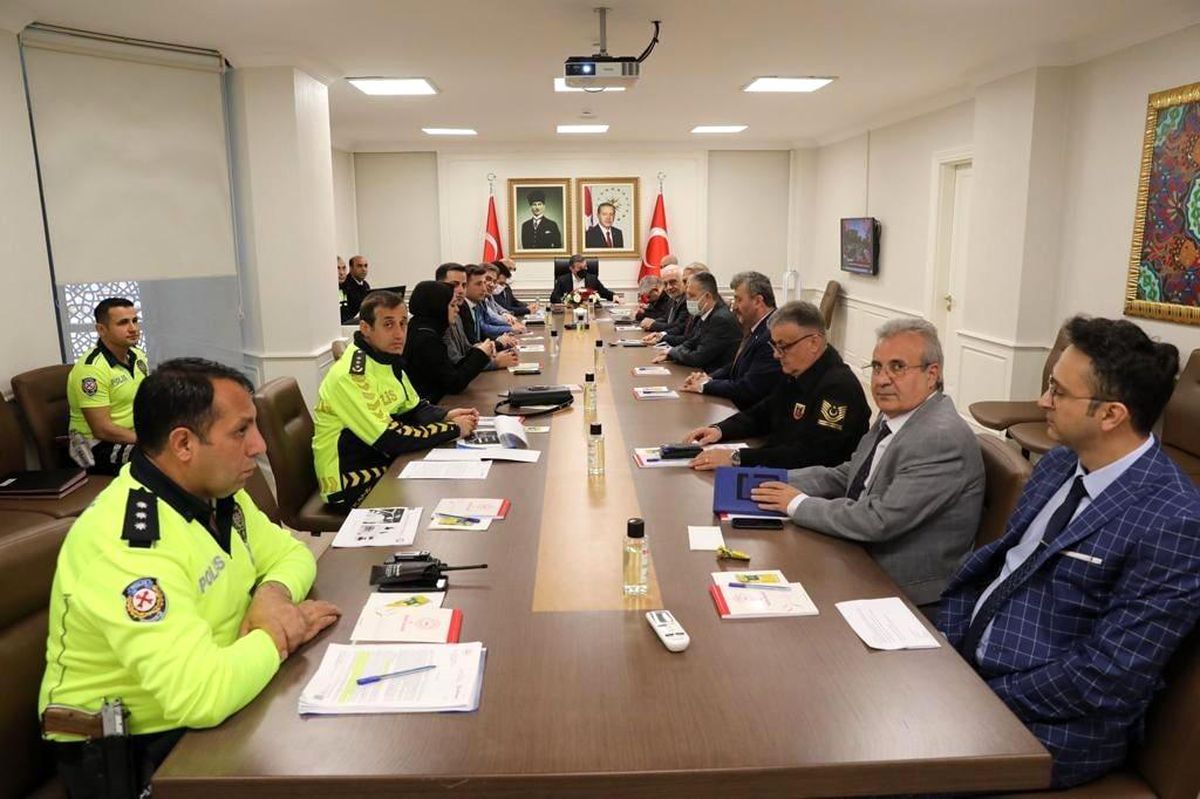 Emniyet kemeri takmayan yandı