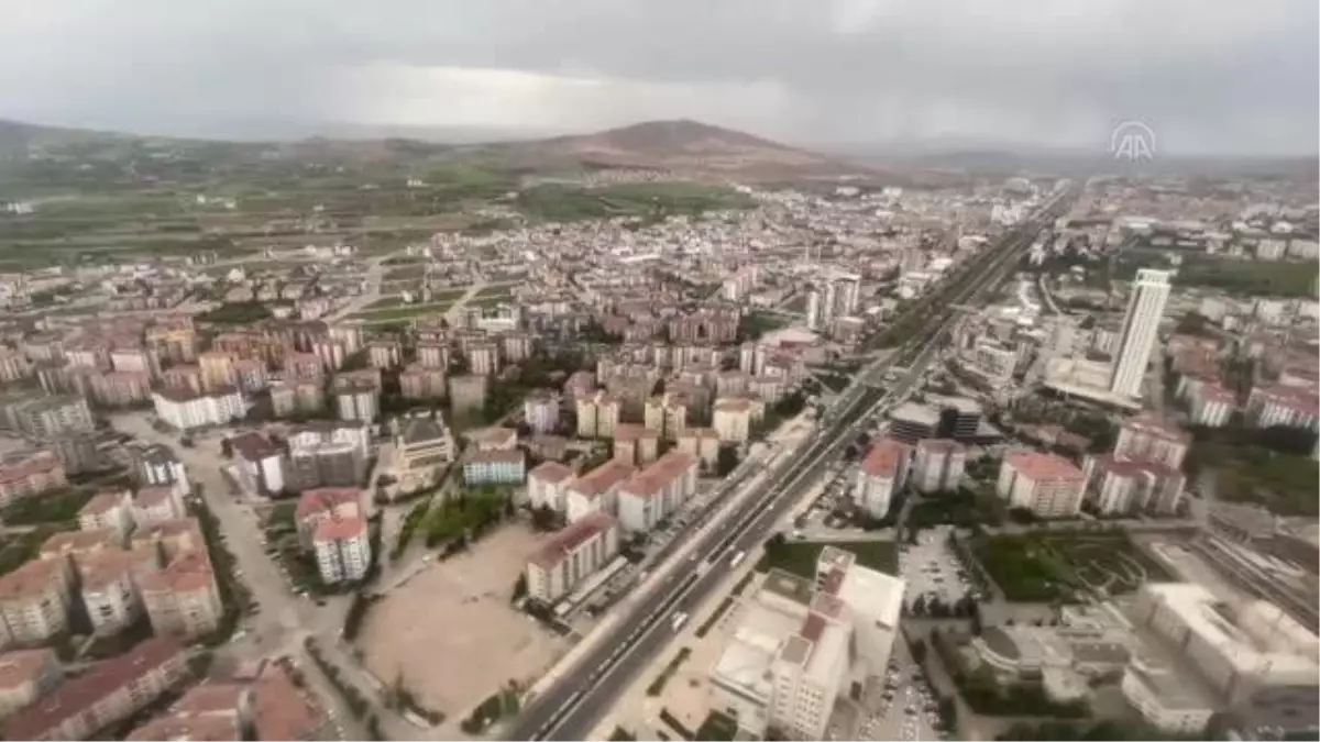 Jandarma ve polis ekipleri helikopterle trafik denetimi yaptı