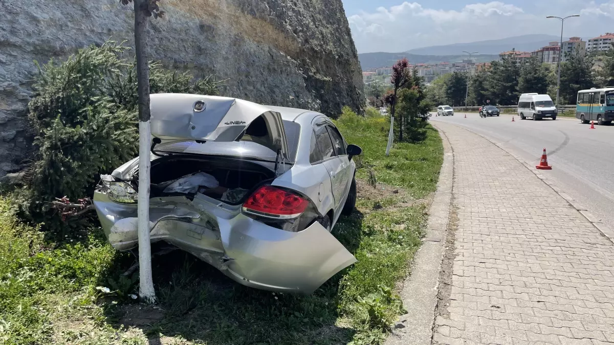 Son dakika: Trafik kazasında 3 kişi yaralandı