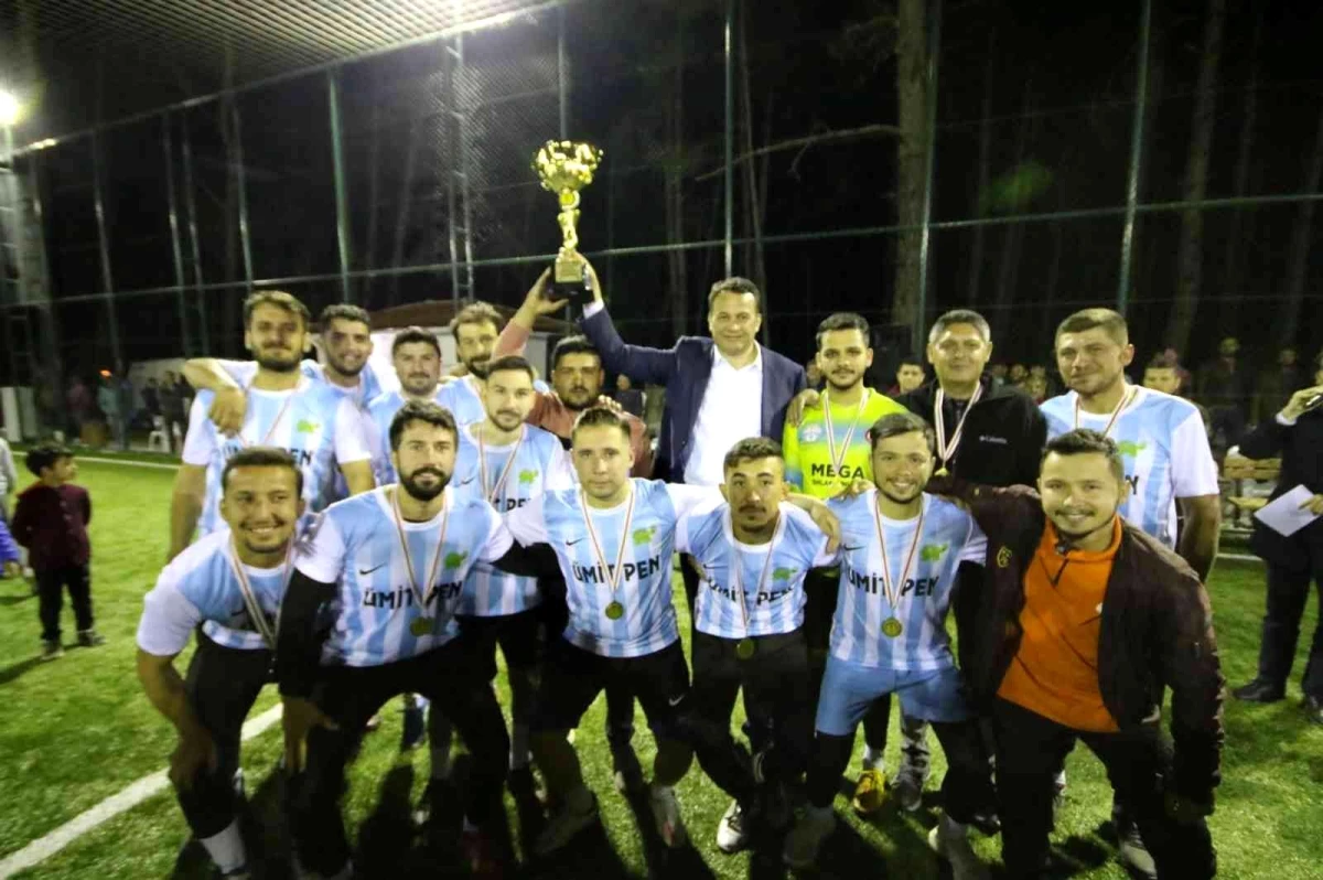 Kaş\'ta Geleneksel Halı Saha Futbol Turnuvası düzenlendi
