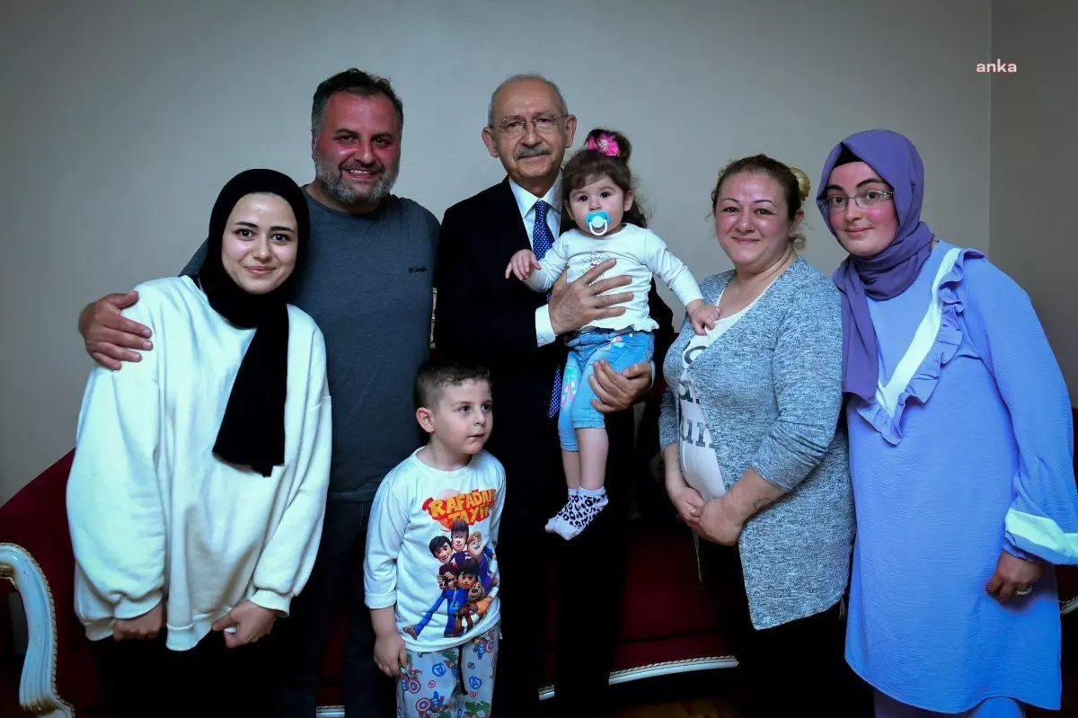 Kılıçdaroğlu\'ndan 10 gündür elektriği kesik olan AK Parti seçmeni aileye ziyaret: 4 aydır kiralarını da ödememişler