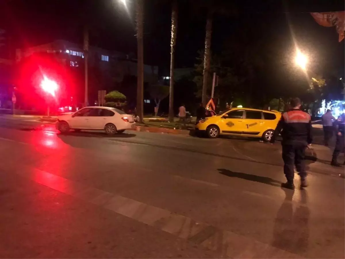 Son dakika haberi! Kırmızı ışıkta geçen ticari taksinin İran uyruklu yolcusu hayatını kaybetti