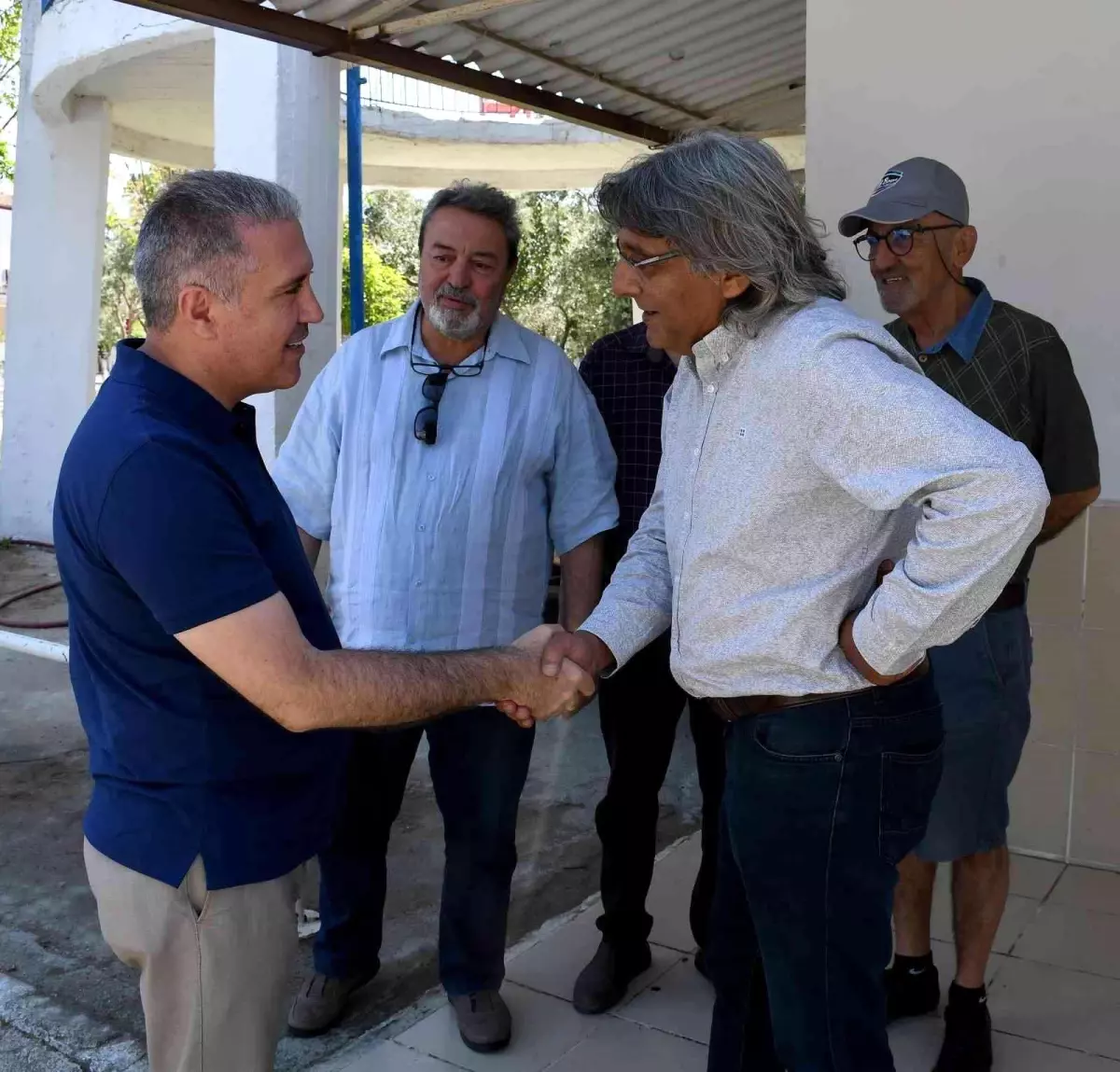 Kuşadası Belediyesi yöneticileri kenti karış karış dolaşıyor