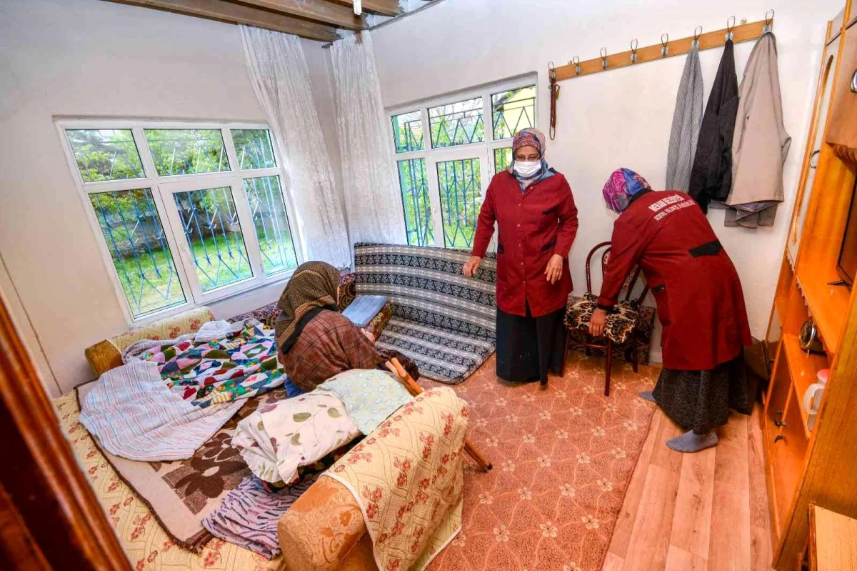 Meram\'da yalnız ve geliri olmayan yaşlıların evleri bayrama hazırlanıyor