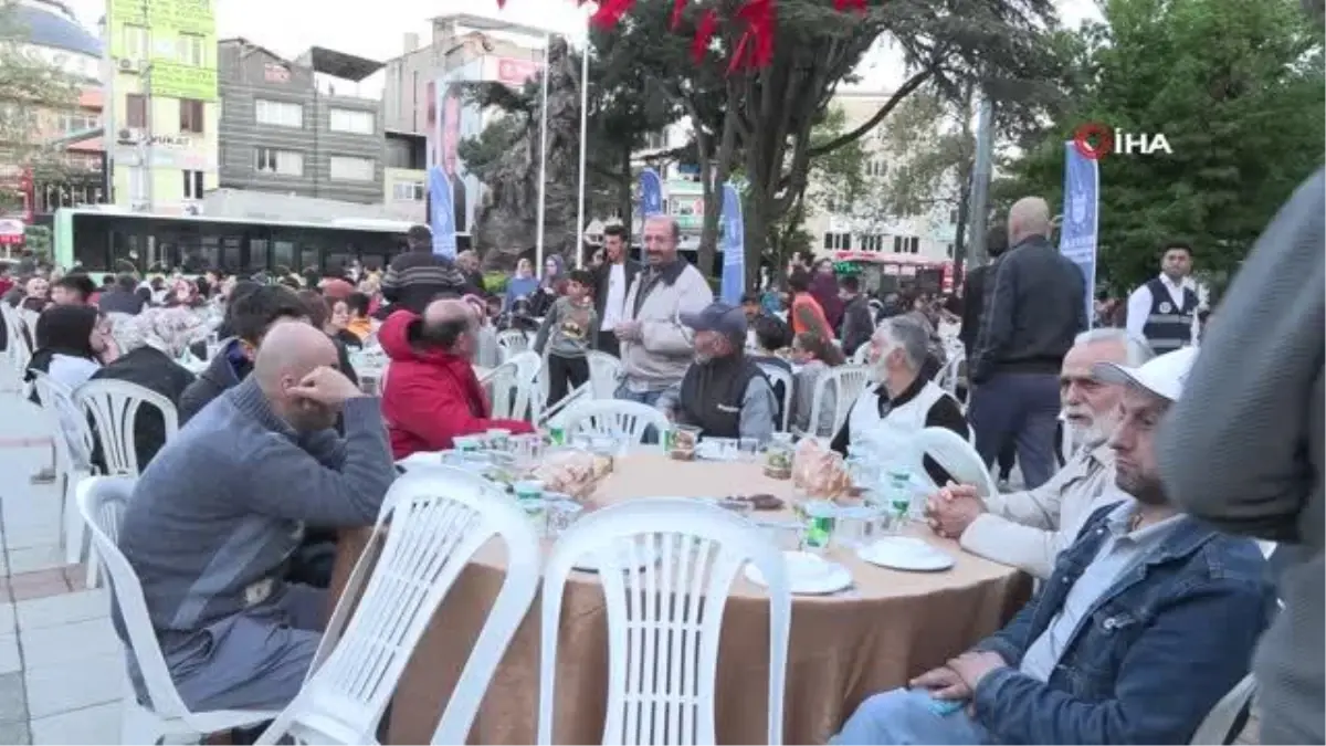 Orhangazi ve Yıldırım\'da vatandaşlar iftar sofralarında buluştu