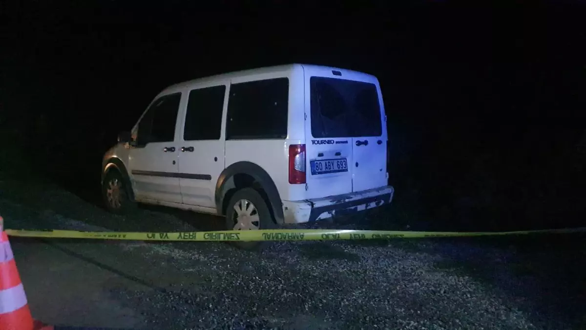 Son dakika haber! Eşini öldürüp oğlunu ağır yaraladığı iddia edilen şüpheli kaçtı (2)