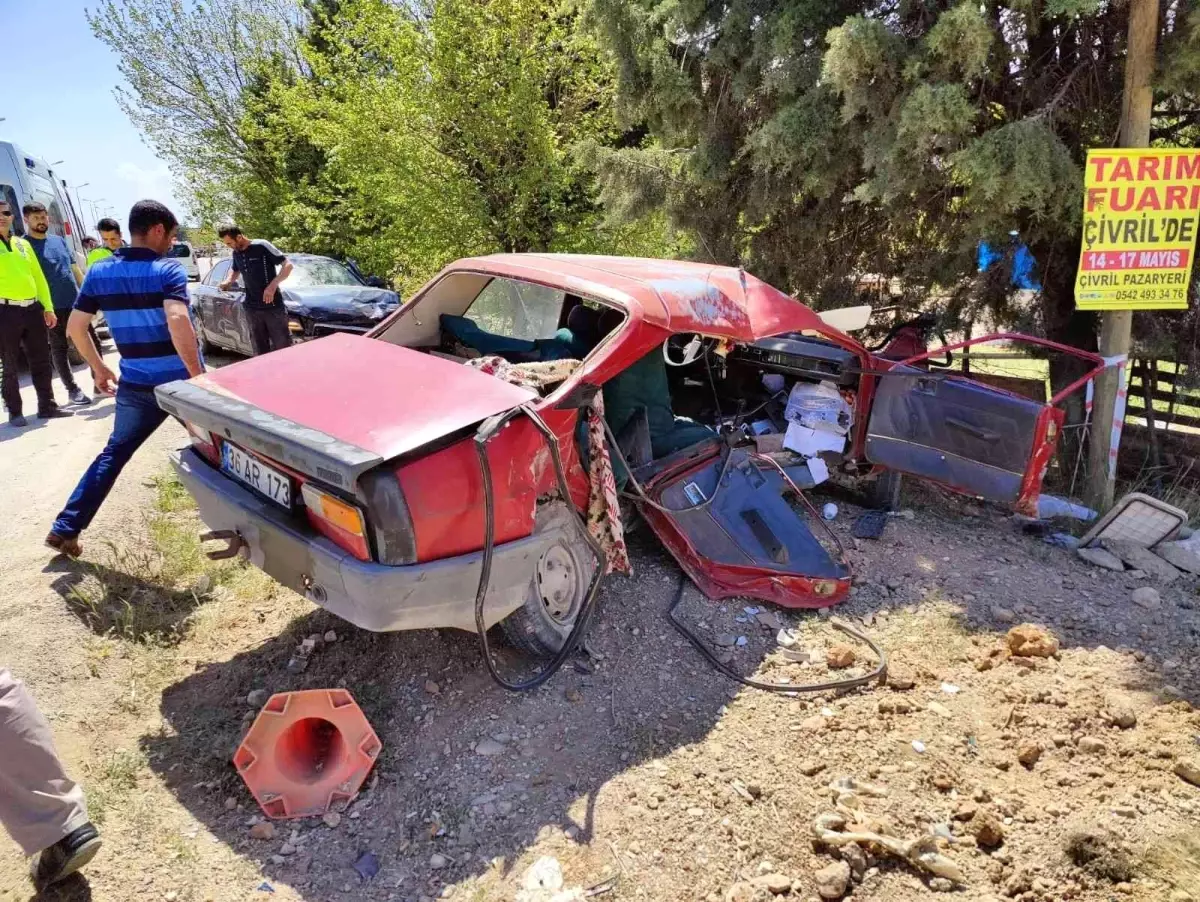 Sabıkalı kavşakta yeni bir kırmızı ışık kazası