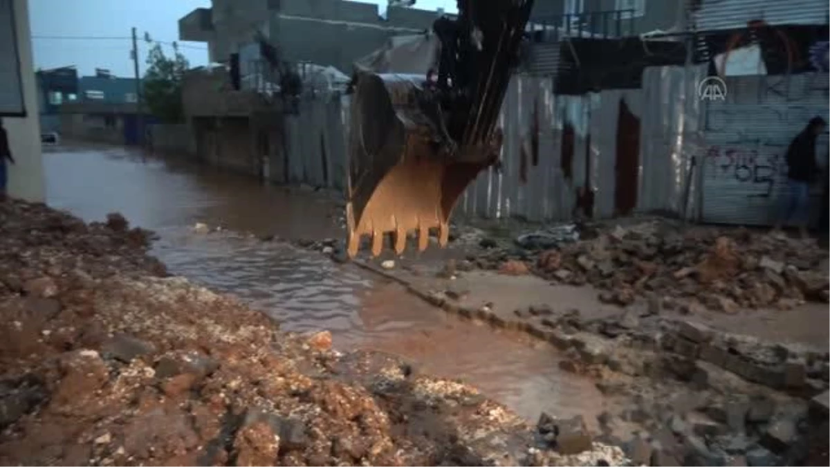 ŞANLIURFA - Şiddetli yağmur hayatı olumsuz etkiledi