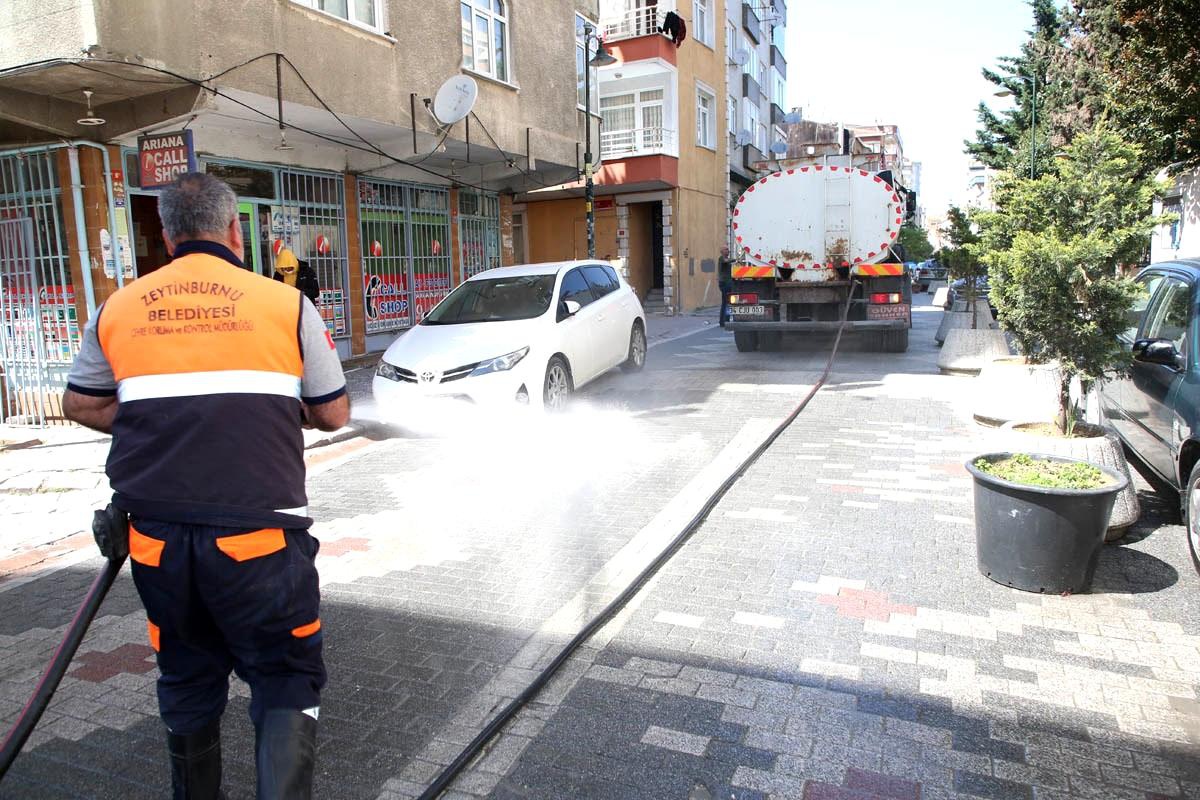 Zeytinburnu\'nda bayramda temiz sokaklar, gül kokulu camiler
