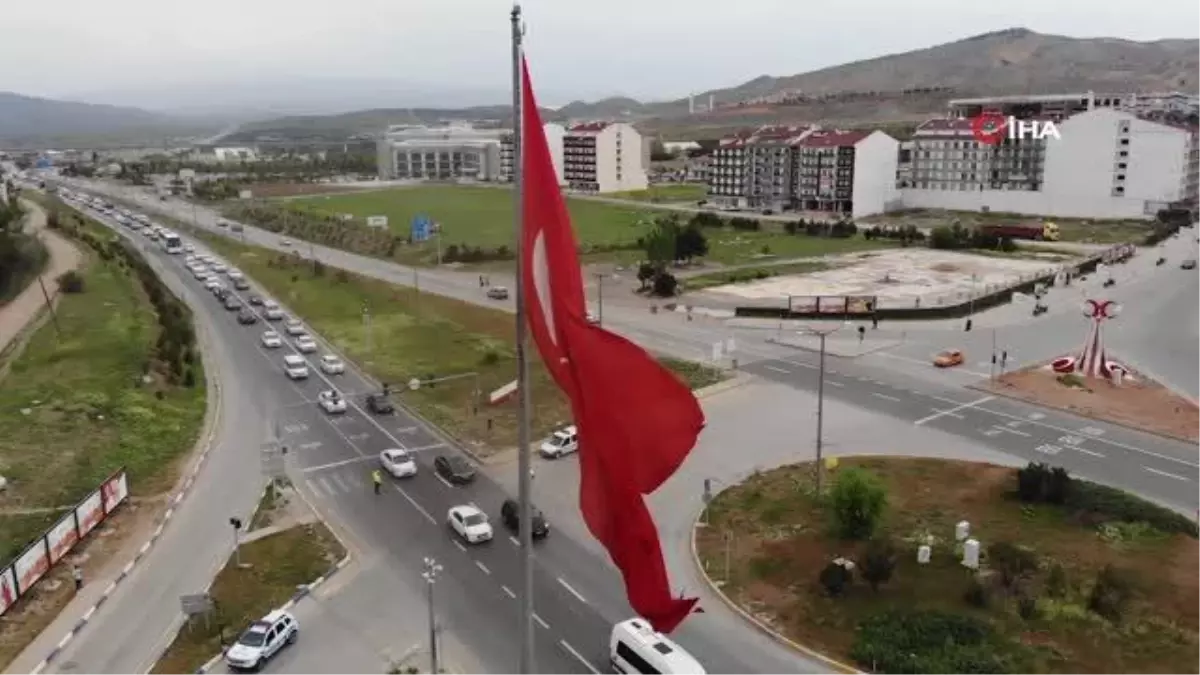 43 ilin geçiş noktasında bayram yoğunluğu sürüyor: Kilometrelerce kuyruk oluştu