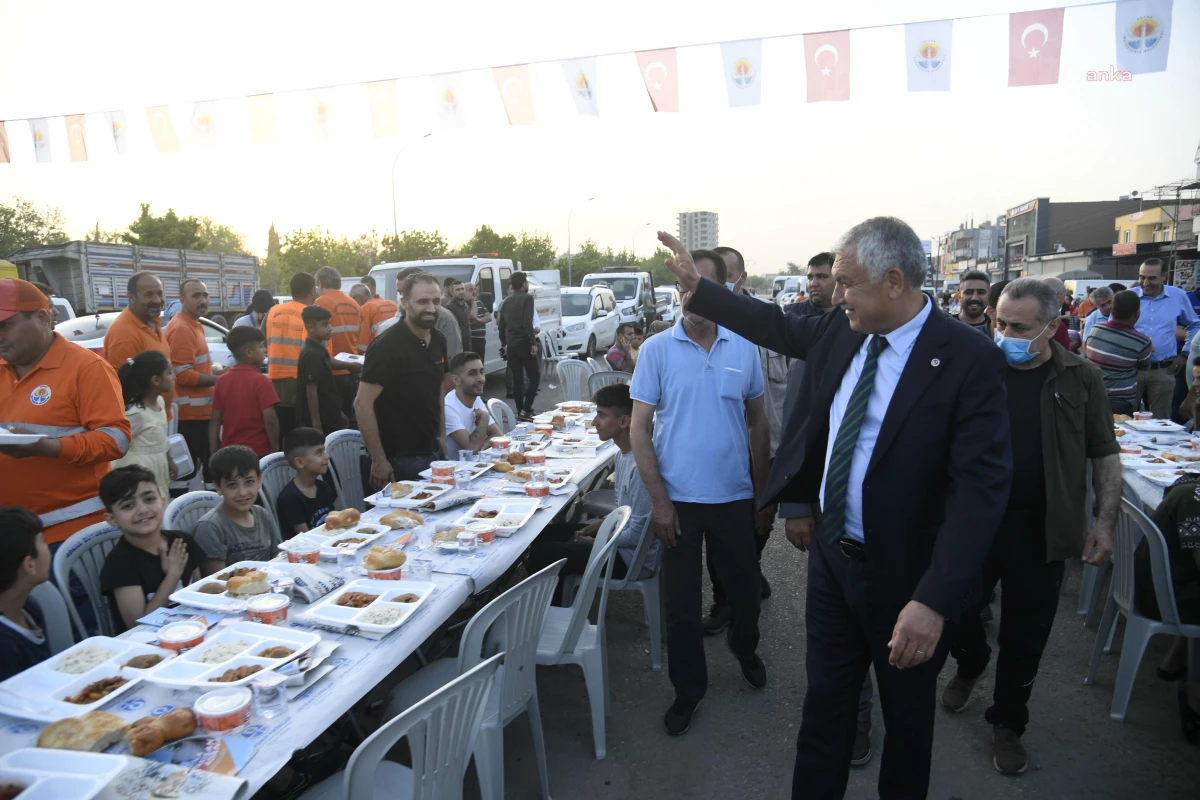 Adana Büyükşehir Belediye Başkanı Karalar İki Mahallede İftar Programına Katıldı
