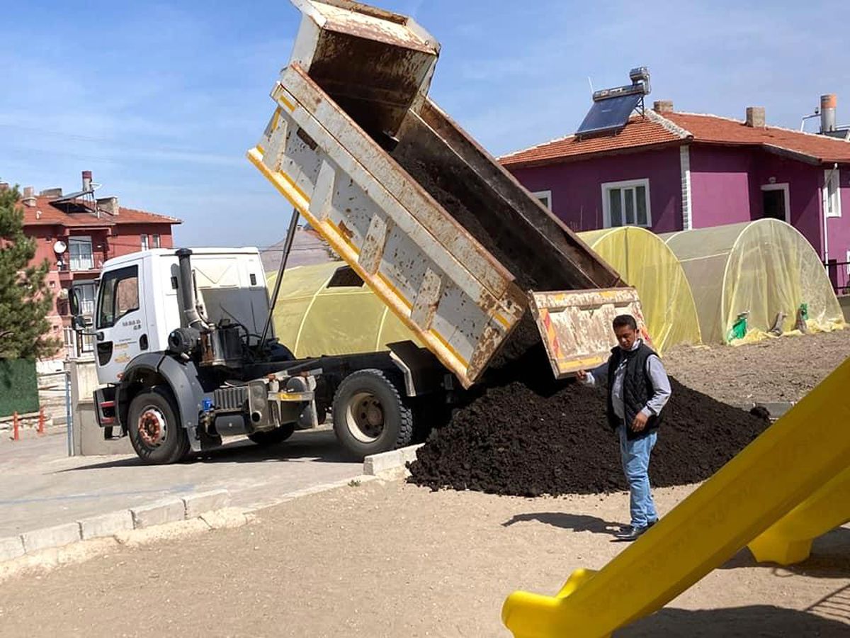 Altıntaş Kaymakamlığı'ndan 'Yerli Tohum Tarım Atölyesi' projesine destek
