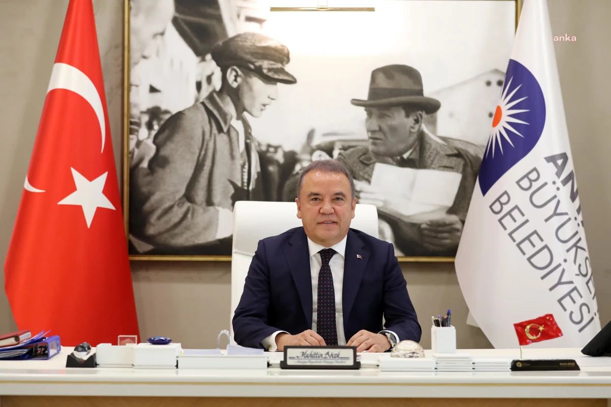 Antalya Büyükşehir Belediye Başkanı Böcek, 1 Mayıs Emek ve Dayanışma Günü\'nü kutladı