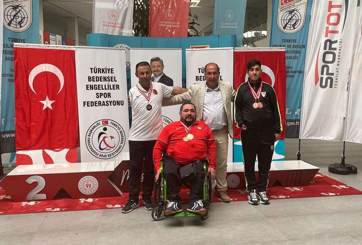 Atıcılıkta Samet Akça\'dan 2 bronz madalya