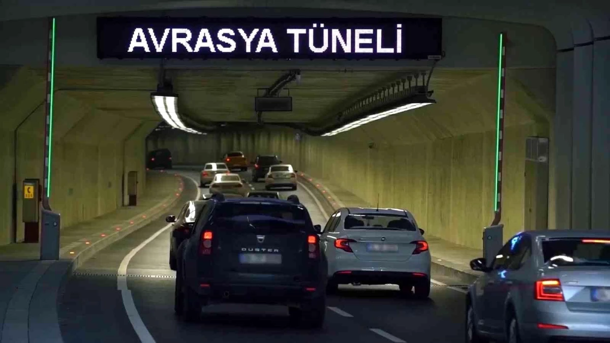Avrasya Tüneli\'nden motosikletler için tek yön geçiş ücretleri gündüz 20,70 TL gece ise 10,35 TL olarak belirlendi