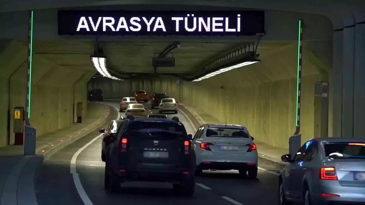 Avrasya Tüneli\'nden motosikletler için tek yön geçiş ücretleri gündüz 20,70 TL gece ise 10,35 TL olarak belirlendi