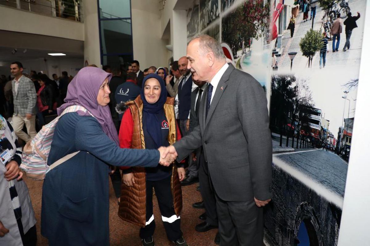 Başkan Özlü, belediye personeliyle bayramlaştı