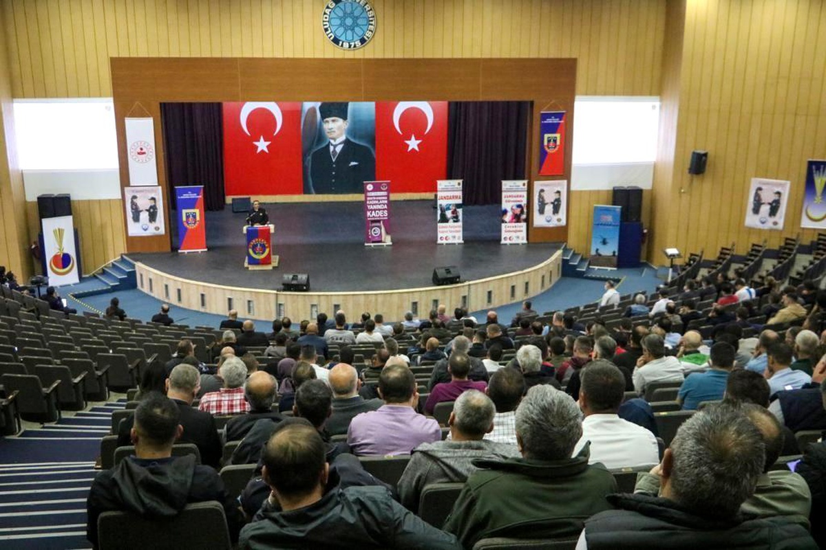 Son dakika haber | Bursa\'da jandarmadan 600 güvenlik görevlisine eğitim