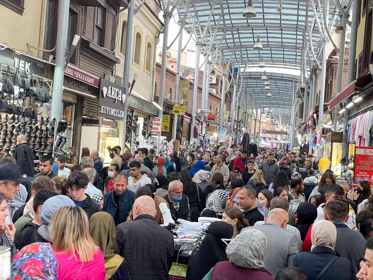 Çarşı pazarda bayram bereketi yaşanıyor