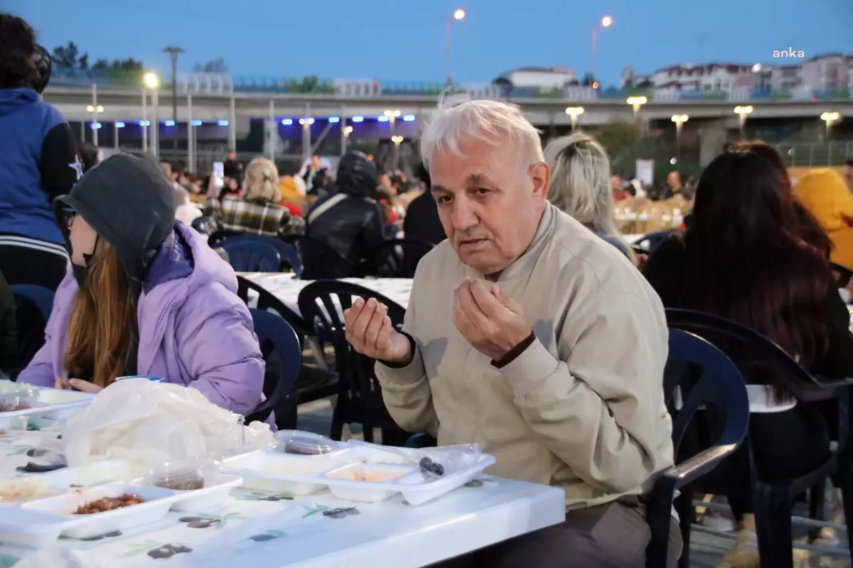 Çerkezköy Belediyesi, Mahalle İftarlarının Sonuncusunu Kent Park\'ta Düzenledi