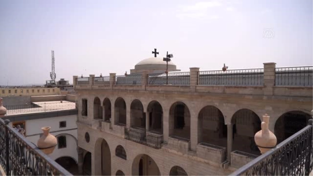 DEAŞ\'ın tahrip ettiği tarihi kilise, 8 yıl aradan sonra yeniden açıldı