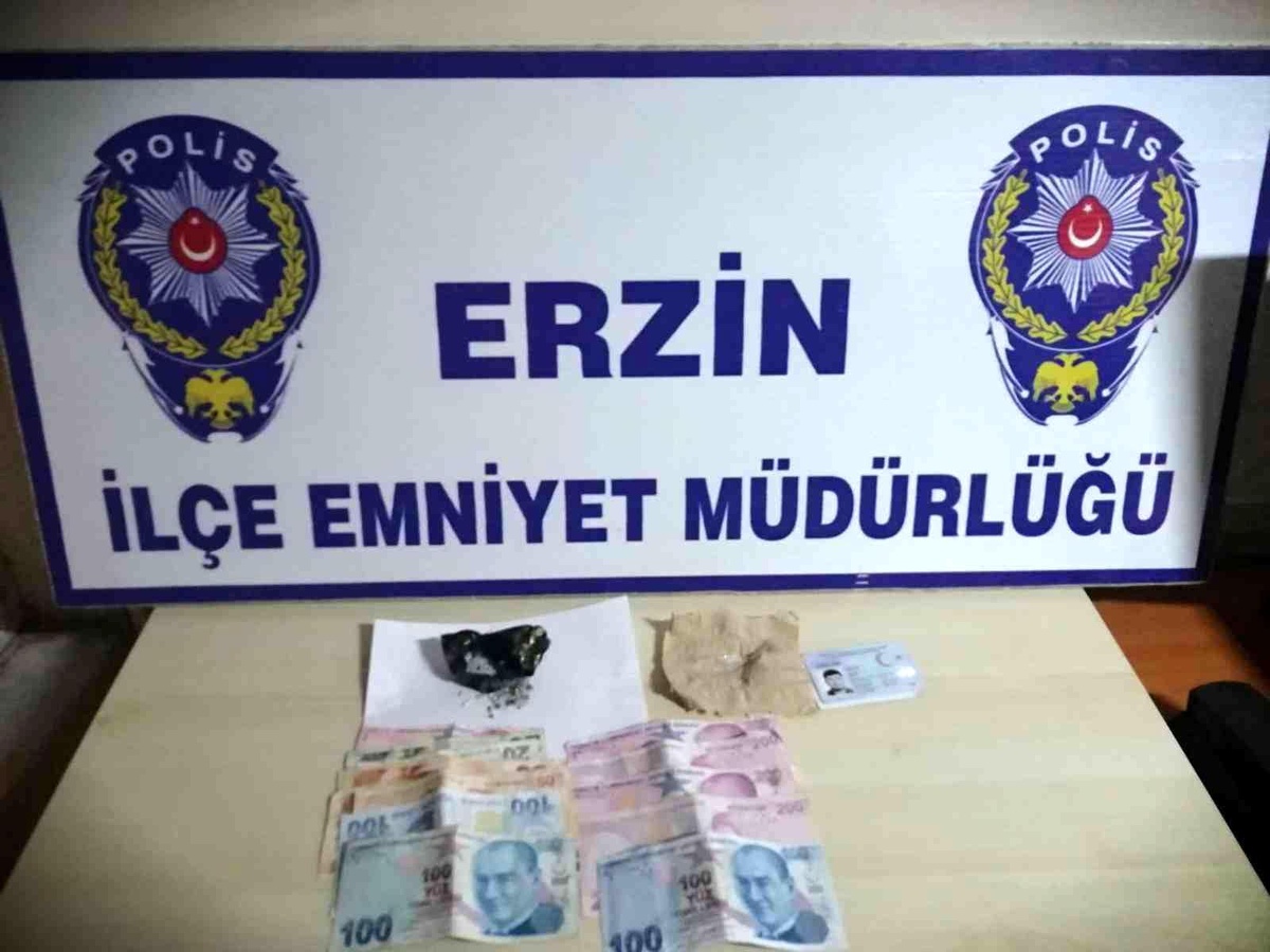 "Dur" ikazından kaçan otomobilden uyuşturucu çıktı