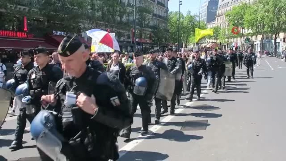 Fransa\'da Macron karşıtı protesto