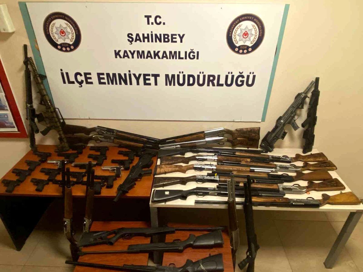Gaziantep\'te kaçak silah çetesi çökertildi: 46 silah ele geçirildi