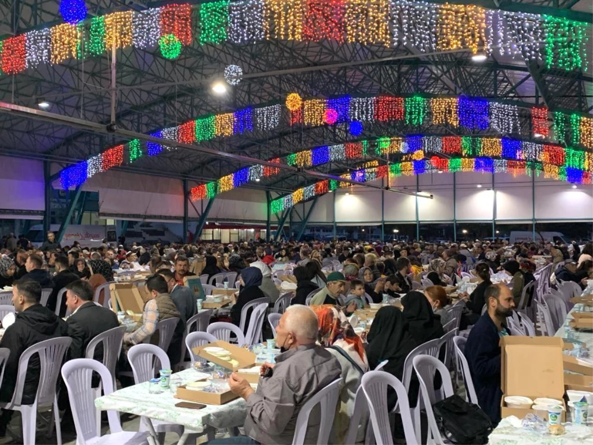 İnönü\'de 3 bin vatandaş iftar programında buluştu