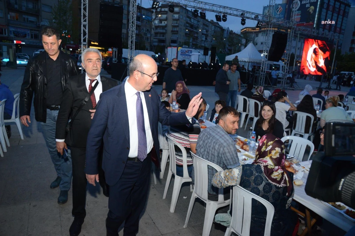 Kırşehir Belediye Başkanı Ekicioğlu: "Hemşehrilerimizin Yardımlarını Şeffaf Bir Şekilde İhtiyaç Sahiplerine Ulaştırmaya Devam Ediyoruz"