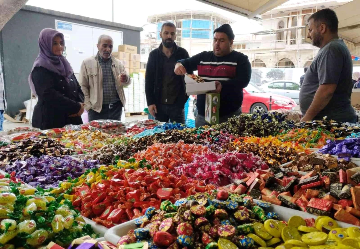 Konya\'da bayram alışverişini son günlere bırakanlar yoğunluğa neden oldu