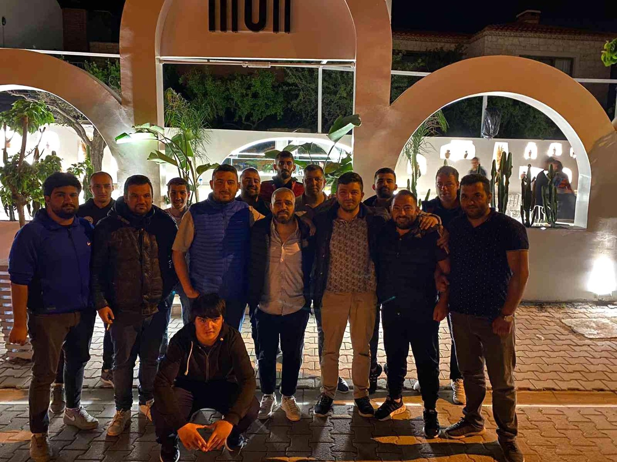 Kuşadasıspor taraftarları iftarda buluştu