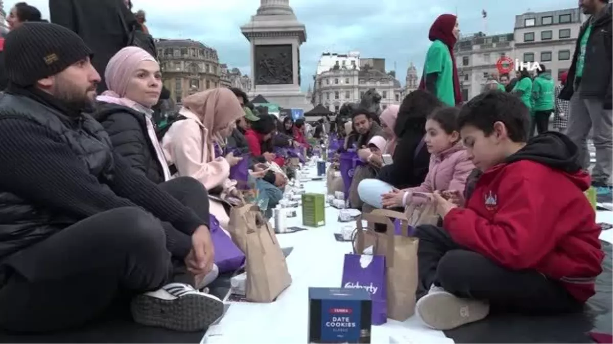 Londra\'nın merkezinde iftar yemeği