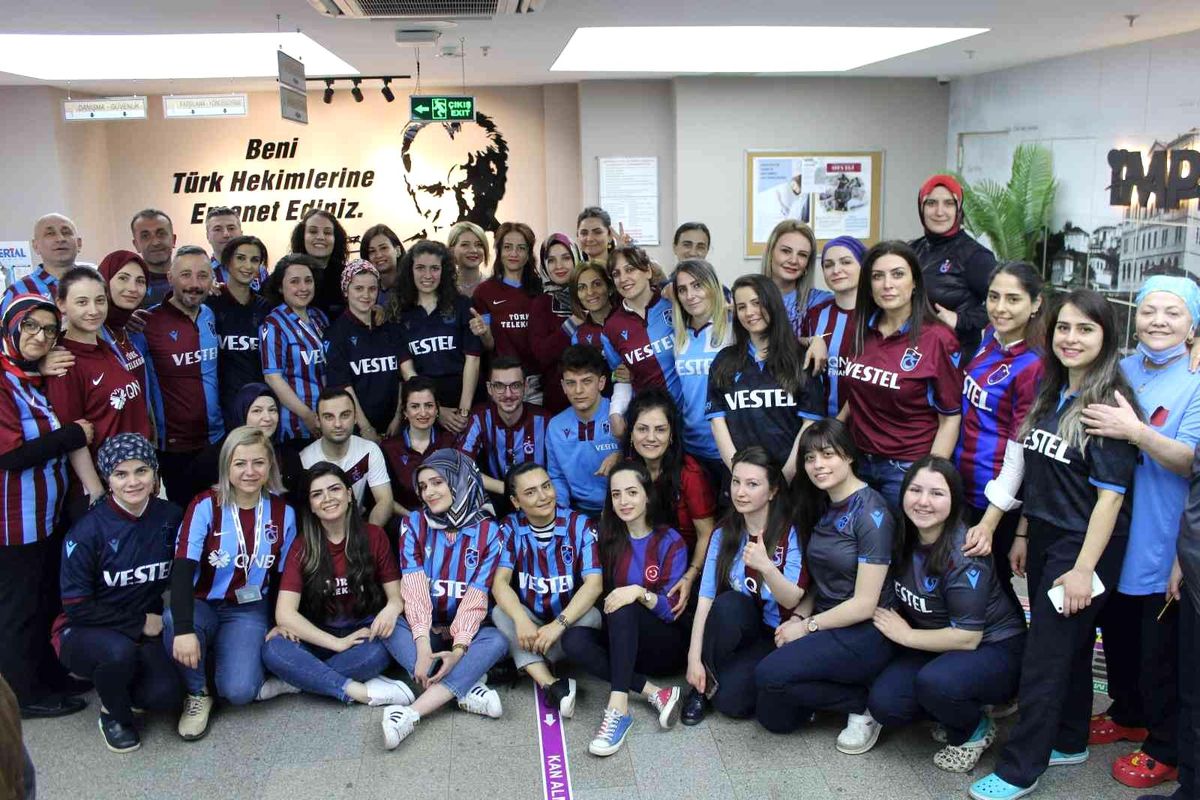 Özel İmperial Hastanesi çalışanlarından Trabzonspor formasıyla hizmet