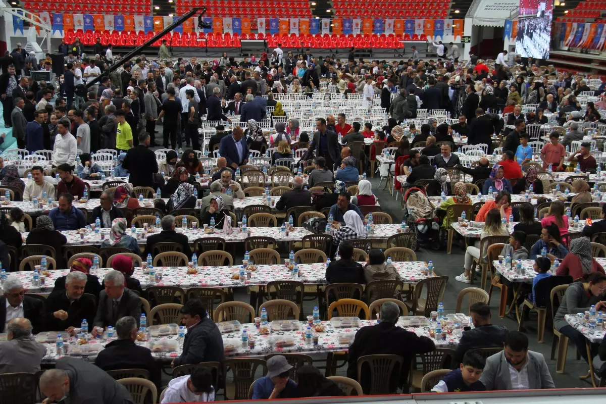 Özhaseki, AK Parti Kayseri İl Başkanlığının iftar programında konuştu