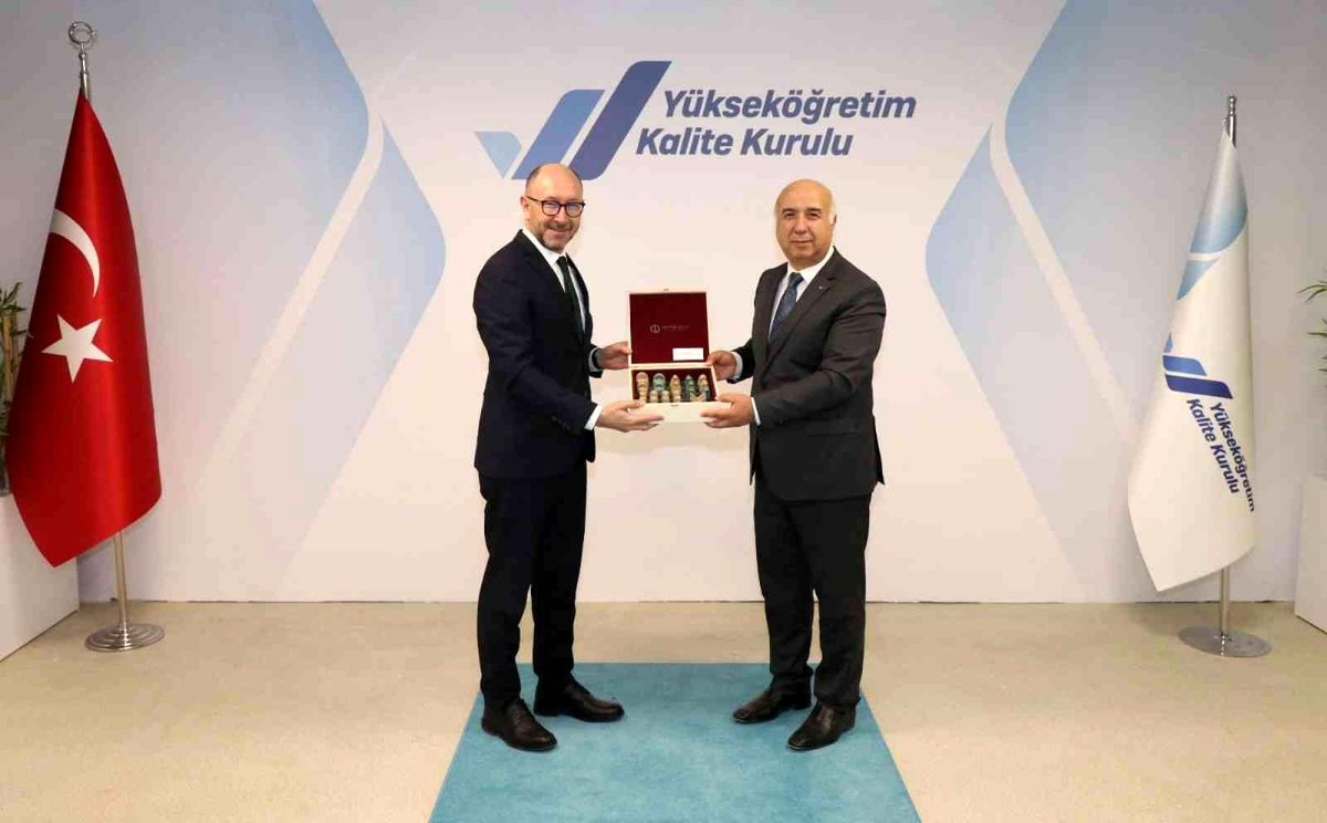 Rektör Erdal, YÖKAK Başkanı Prof. Dr. Kar\'ı ziyaret etti