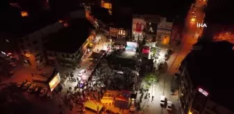 Sındırgı kitap fuarında Kahraman Tazeoğlu'na yoğun ilgi