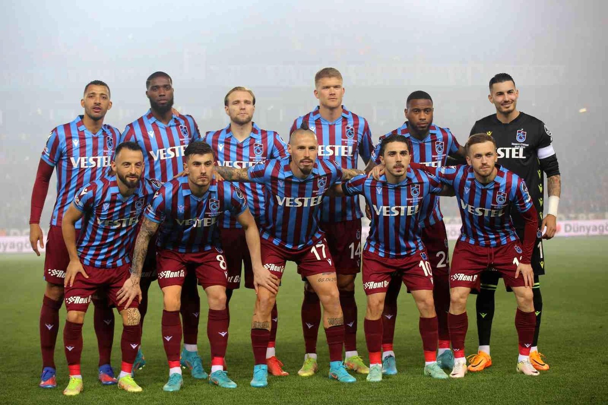 Spor Toto Süper Lig: Trabzonspor: 1 Antalyaspor: 0 (Maç devam ediyor)