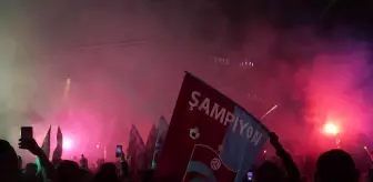 Taksim Meydanı bordo-mavi -2-