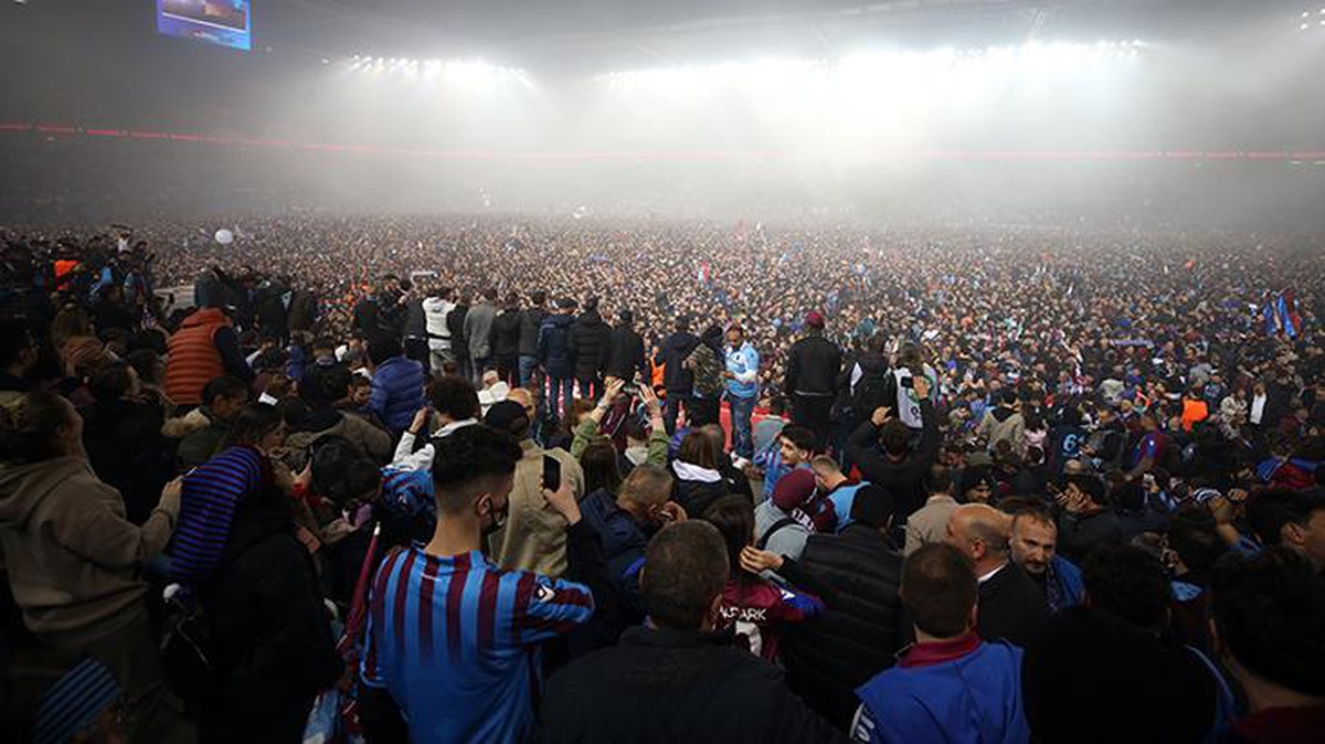 Trabzonspor\'a şampiyonluğu için tebrik mesajları yağıyor