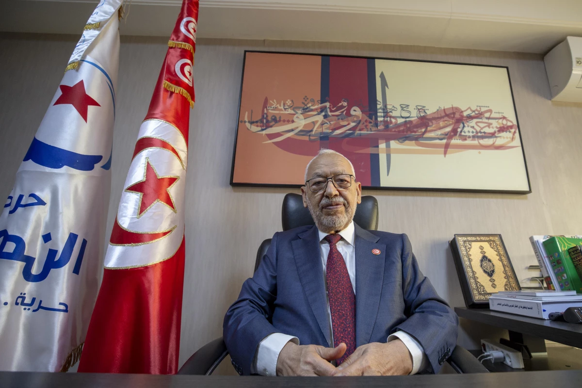 Tunus\'taki Nahda Hareketi lideri Gannuşi, halkın demokrasiye dönmek istediğini söyledi Açıklaması