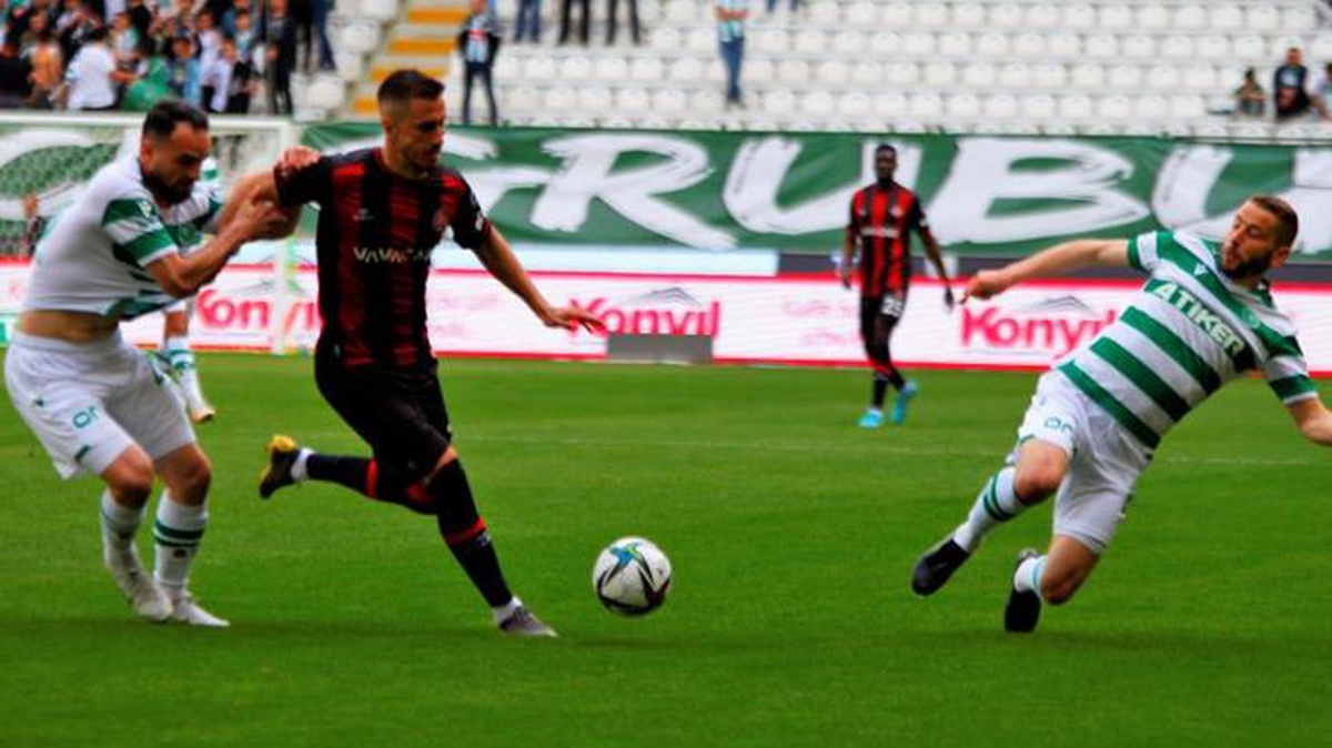 Konyaspor, Fatih Karagümrük\'e 2-1 mağlup oldu! Fenerbahçe, Şampiyonlar Ligi yolunda rahat bir nefes aldı